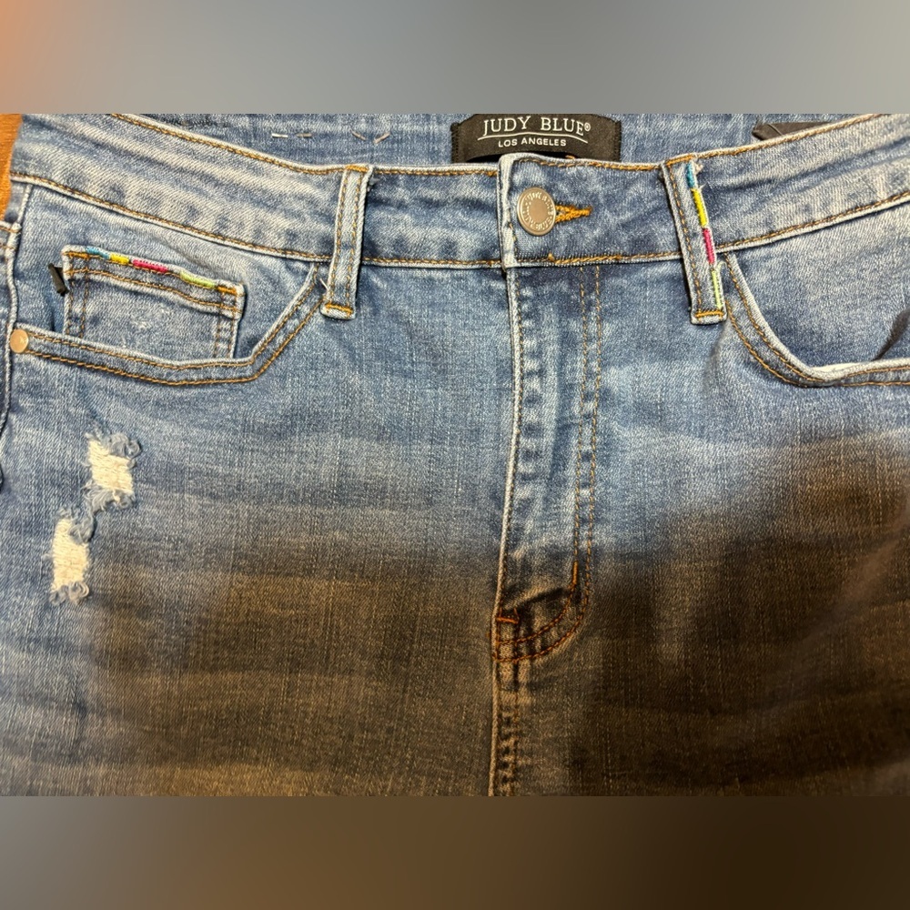 Judy Blue Skinny Fit Jeans 11 / 30 Distressed Rainbow Embroidered Raw Hem - Picture 4 of 7